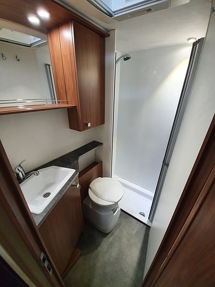 Pilote P600 Essentiel  3500Kg  / Under 6meter 13 of 15