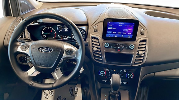 Ford Transit Connect 4 of 12