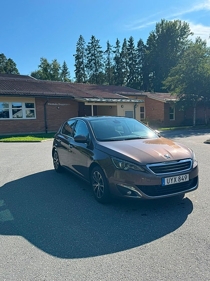 Peugeot 308 3 of 17