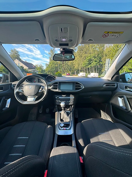 Peugeot 308 9 of 17