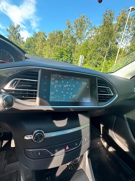 Peugeot 308 13 of 17