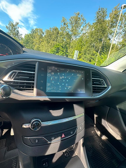 Peugeot 308 11 of 17