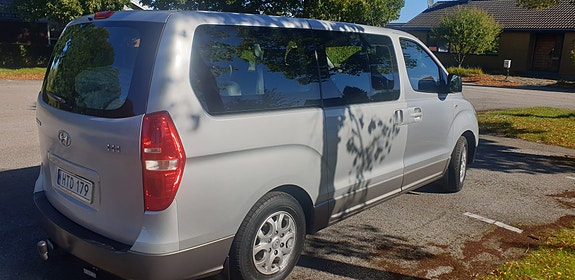 Hyundai H-1 4 of 11