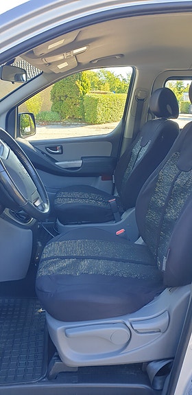 Hyundai H-1 7 of 11