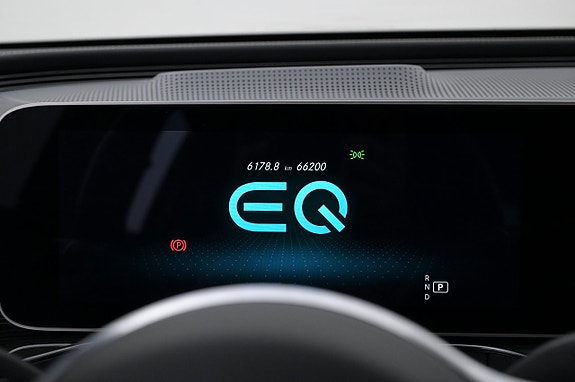 Mercedes-Benz EQC400 9 of 27