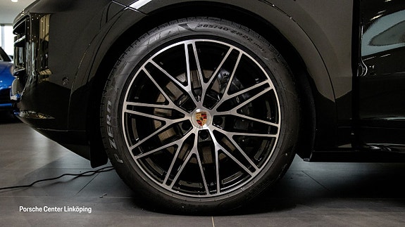 Porsche Cayenne Coupe 9 of 24