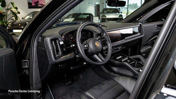 Porsche Cayenne Coupe 10 of 24