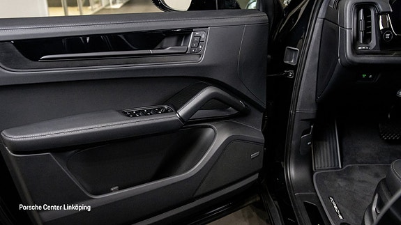 Porsche Cayenne Coupe 20 of 24