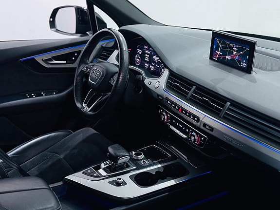 Audi Q7 4 of 28