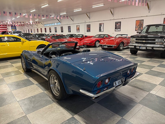 Chevrolet Corvette 12 of 30