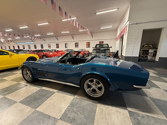 Chevrolet Corvette 8 of 30