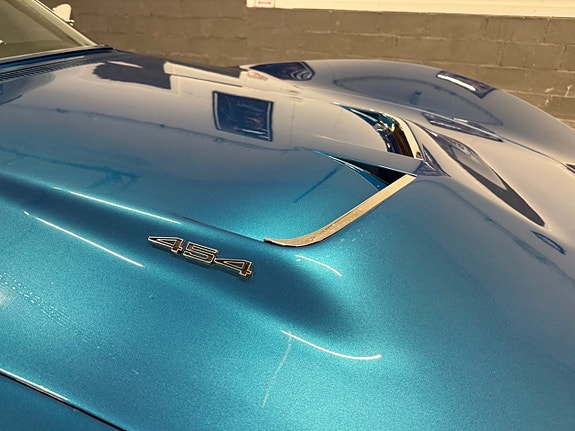 Chevrolet Corvette 19 of 30