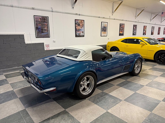 Chevrolet Corvette 11 of 30