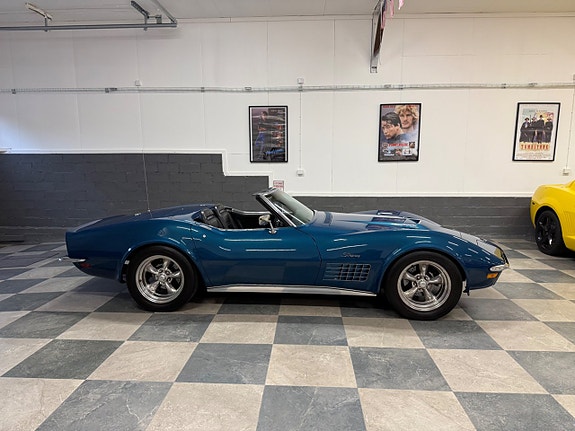 Chevrolet Corvette 2 of 30