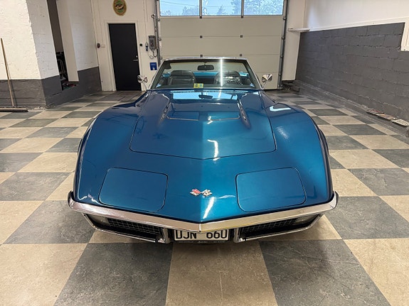 Chevrolet Corvette 5 of 30