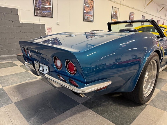 Chevrolet Corvette 22 of 30