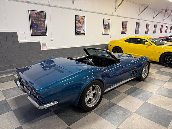 Chevrolet Corvette 14 of 30
