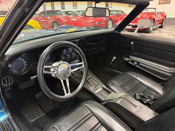 Chevrolet Corvette 26 of 30