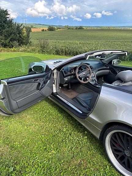 Mercedes-Benz SL500 4 of 7