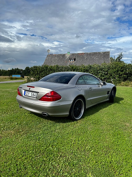 Mercedes-Benz SL500 3 of 7