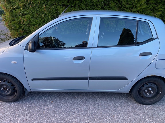 Hyundai i10 4 of 8