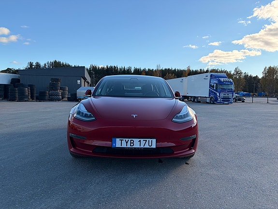 Tesla Model 3 5 of 18