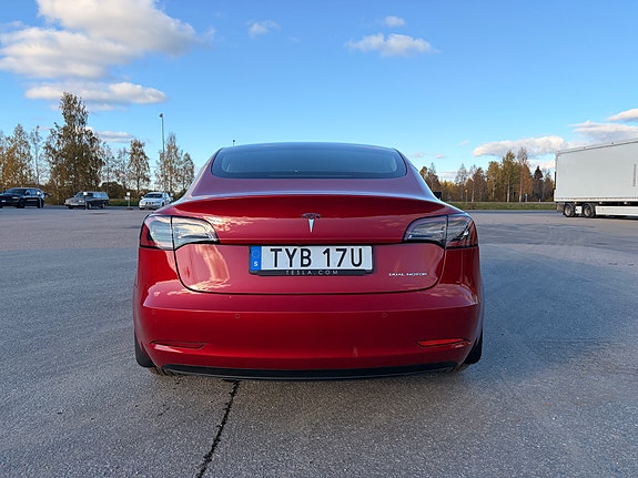 Tesla Model 3 6 of 18