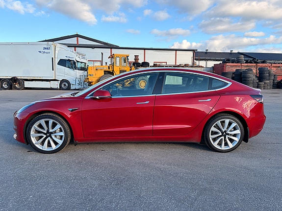Tesla Model 3 3 of 18