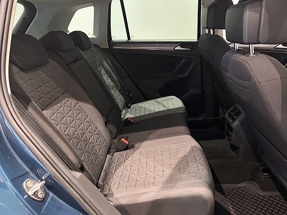 Volkswagen Tiguan 12 of 22
