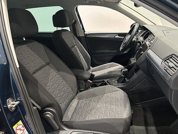 Volkswagen Tiguan 17 of 22
