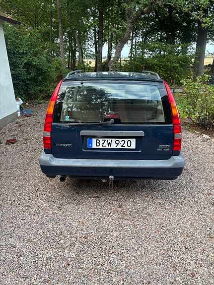 Volvo 850 3 of 7