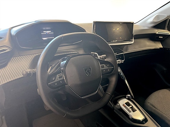 Peugeot 208 8 of 19