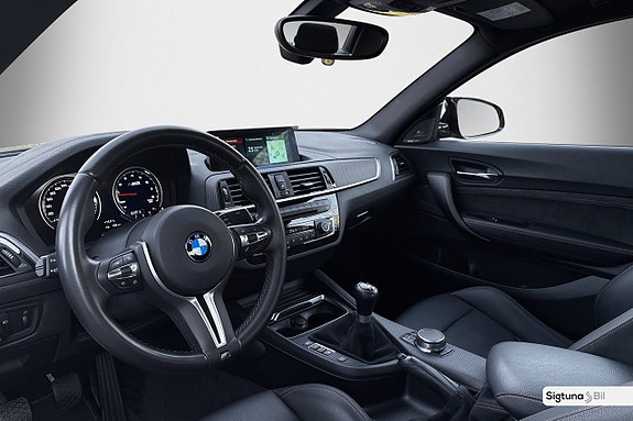 BMW M2 10 of 27