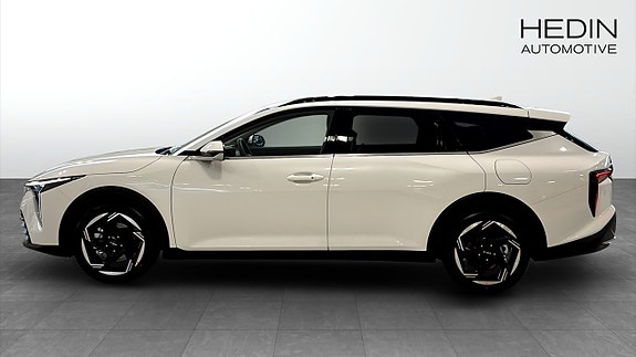 Kia K4 2 of 14