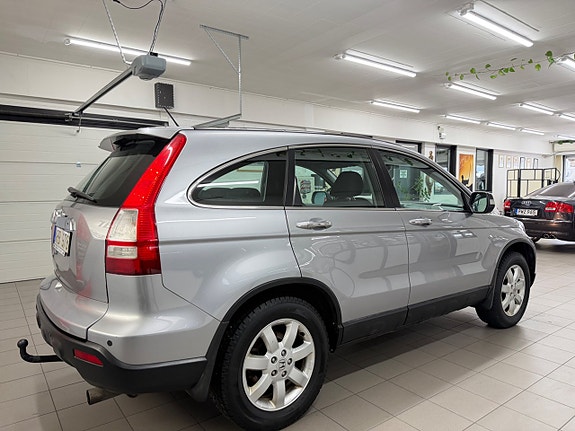 Honda CR-V 8 of 26