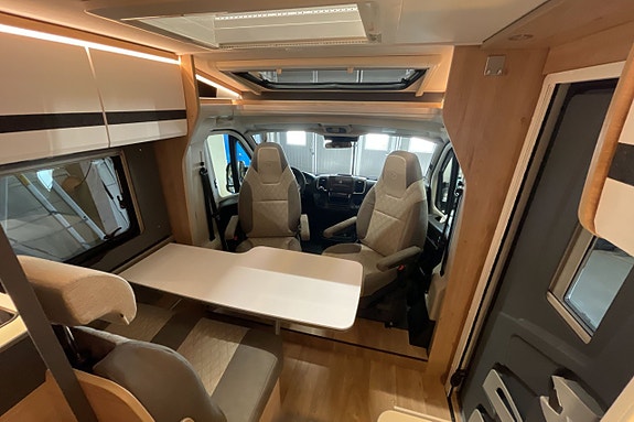 Dethleffs Globebus Camp Active T 4 10 of 17