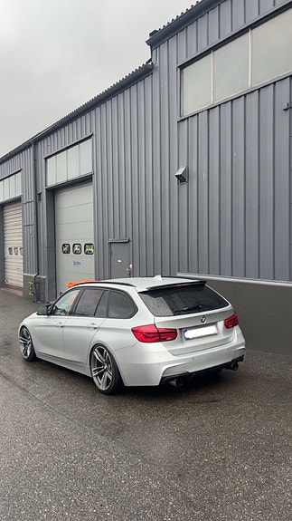 BMW 330d 2 of 3