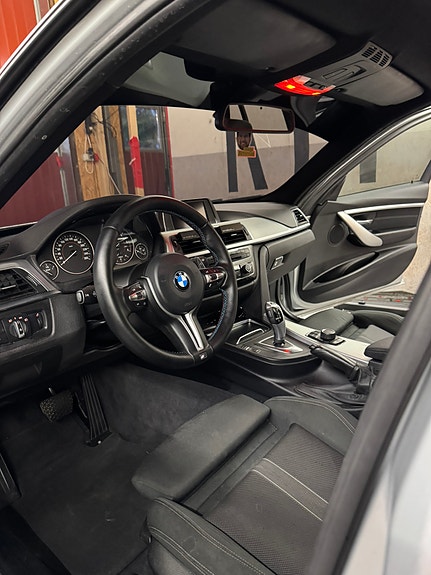 BMW 330d 3 of 3