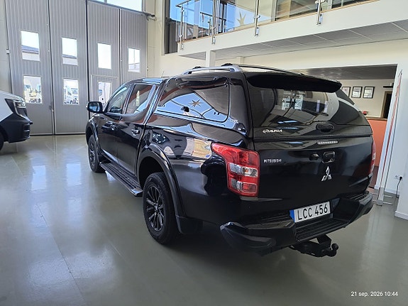 Mitsubishi L200 4 of 18
