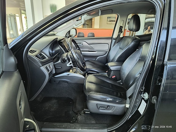 Mitsubishi L200 10 of 18