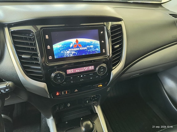 Mitsubishi L200 12 of 18