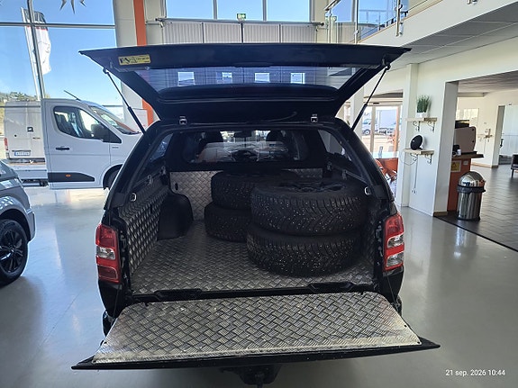 Mitsubishi L200 17 of 18