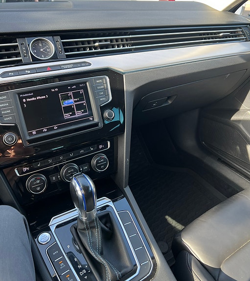 Volkswagen Passat 6 of 9