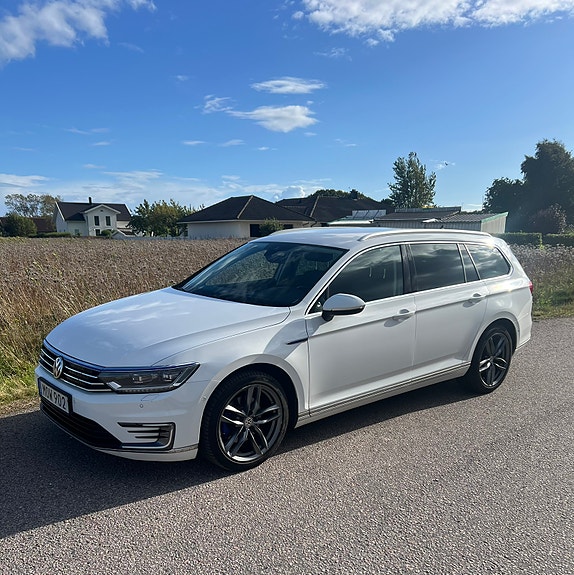 Volkswagen Passat 4 of 9
