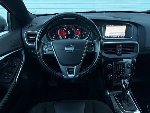 Volvo V40 9 of 15
