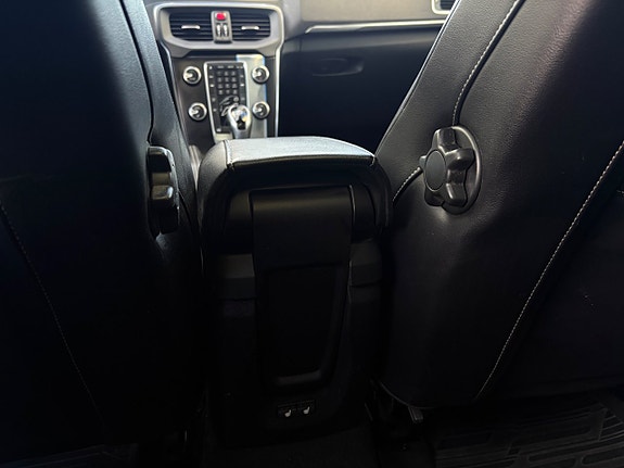 Volvo V40 13 of 15