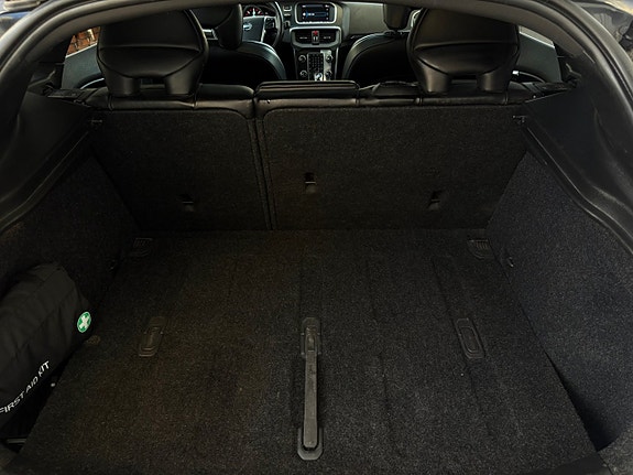Volvo V40 14 of 15