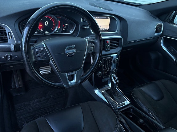 Volvo V40 7 of 15