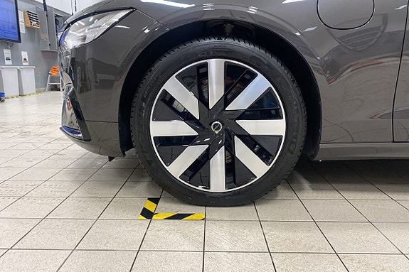Volvo V90 13 of 22