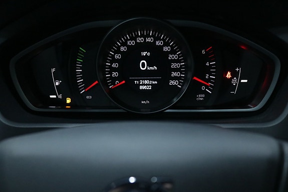 Volvo V40 9 of 15